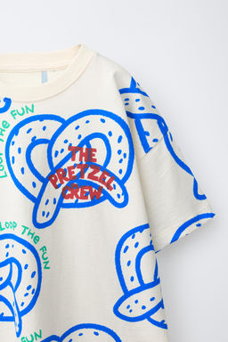 CAMISETA ESTAMPADO PRETZELS / Blanco roto