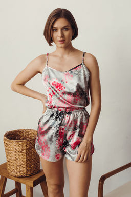 Светло-серый комплект из атласа цветы майка и шорты