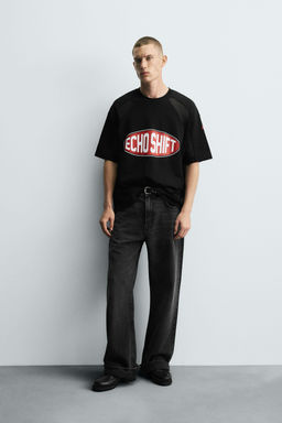 T-SHIRT WITH CONTRAST GRAPHICS