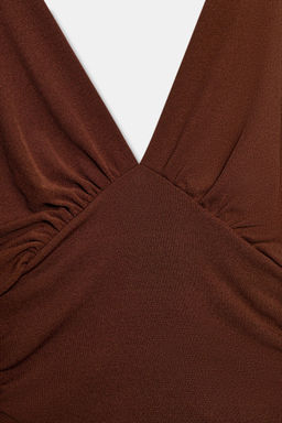 TOP TEXTURA ESCOTE PICO / Marr?n - Zara фото 8