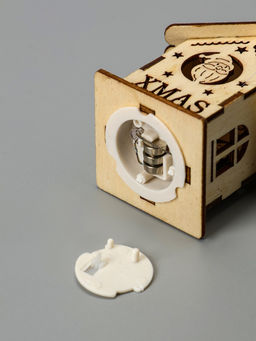 Ёлочная игрушка Домик с колокольчиками, 6х4.5х4.5 см, от батареек, свечение тёплое белое - Luazon lighting фото 5