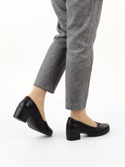 06-YDN15-20 BLACK Туфли женские (натуральная кожа)