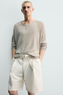 BERMUDA RELAXED FIT PLIEGUES CINTUR?N / Blanco roto