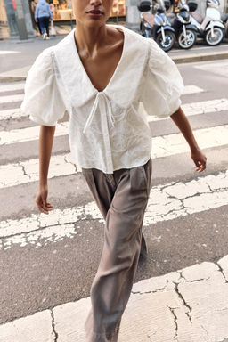 BLUSA CUELLO BOBO / Blanco