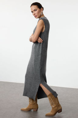 TRENDYOLMILLA Siyah Maxi Triko Yumusak Dokulu Y?rtmac Detayl? Jile Elbise TWOAW25EL00022  фото 2