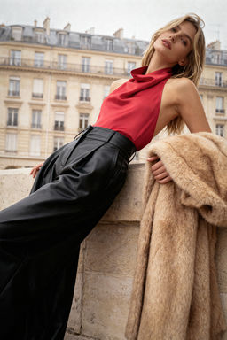 K?rm?z? Degaje Yaka Kolsuz Saten Party Bluz TPRAW26BZ00003 - Trendyolmilla фото 13