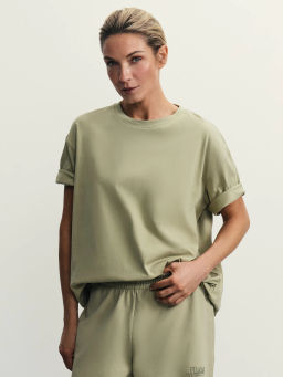 Базовая футболка оверсайз из хлопка / Zarina