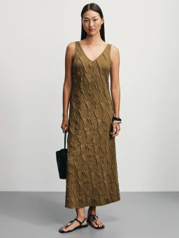 Фактурное платье прилегающего кроя / Zarina  фото 2