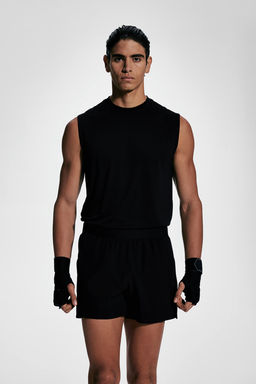 Pantalon de deporte extracorto en DryMove