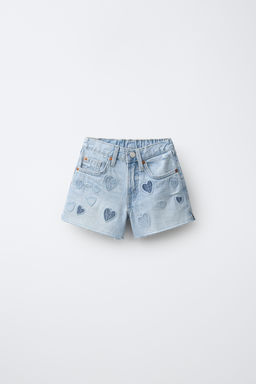 BERMUDA DENIM PARCHES CORAZONES / Azul claro