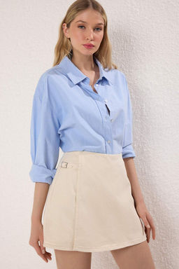 Trendyolmilla Ekru Aksesuar Detayl? Yuksek Bel Denim Sort Etek TWOSS25SR00200