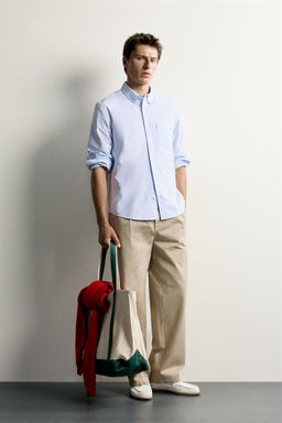 CAMISA REGULAR FIT ESTRUCTURA OXFORD / rayas