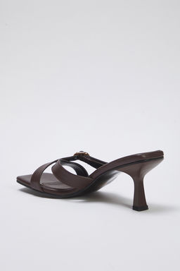 Trendyol Shoes Kahverengi Gold Tokal? Kare Burun Kad?n Topuklu Terlik TAKSS25TO00035 - Trendyolmilla фото 20