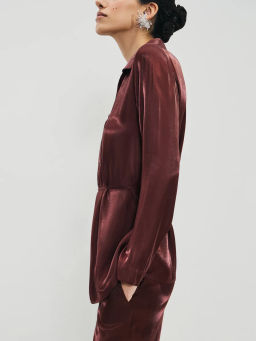 Блузка из вискозы с тонким поясом / Zarina