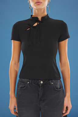 Trendyolmilla Siyah Dik Yaka Baglama Detayl? Vucuda Oturan Esnek Orme Bluz TWOSS25BZ00226  фото 4
