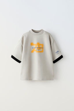 DOUBLE-SLEEVE T-SHIRT WITH TEXTURED SLOGAN