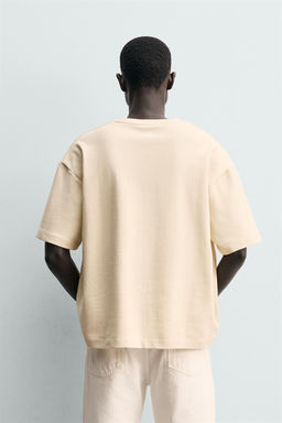 CAMISETA PARCHE TEXTURA COMBINADA / Blanco roto