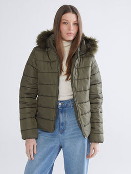 K?rkl? Kap??onlu Kad?n ?i?me Mont