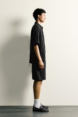 BERMUDA RELAXED FIT RELIEVE / Negro - Zara фото 4
