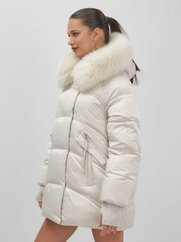 Куртка зимняя женская с мехом и капюшоном тренд бежевого цвета 7737B - Visdeer фото 3