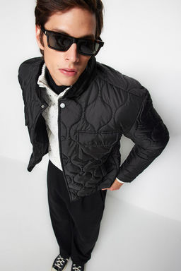 Siyah Unisex Regular Fit Su ve Ruzgara Dayan?kl? Kapitone K?sl?k Mont TMNAW24MO00016