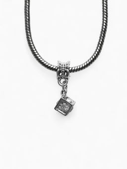 Цена за 5 шт. Шарм подвеска «Кубик», белый в серебре