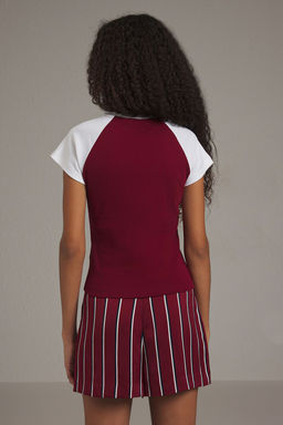 TRENDYOLMILLA Bordo Slogan Bask?l? Fitted/Vucuda Oturan Orme T-shirt TWOSS25TS00107  фото 4