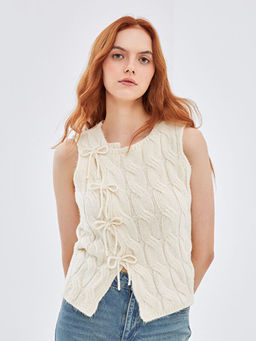 Bisiklet Yaka Kendinden Desenli Kad?n Triko Yelek