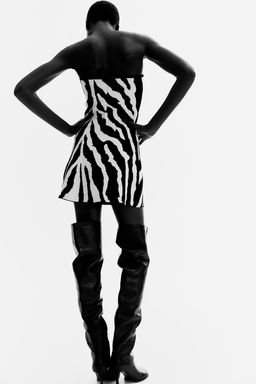 Vestido bandeau en punto jacquard