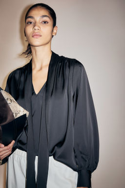 Blusa de gasa con lazada - H&m фото 7