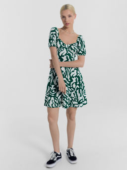 Платье женское изумрудно-зеленое с белыми пятнышками белые пятна на изумрудном 152589 - Mark formelle фото 3