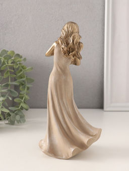 Фигурка полистоун «Девушка с щенком на руках», 11×7.5×22.5 см