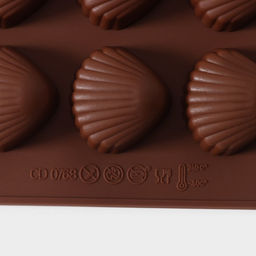 Форма для конфет и шоколада Доляна Ракушки, силикон, 20.5?10.5 см, 15 ячеек (2.7?2.4 см), коричневая  фото 6