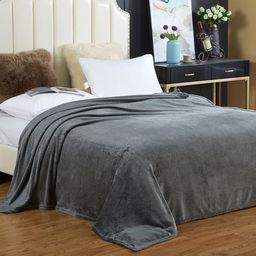 Плед/покрывало 150х200см "Серый", велсофт" "Luna" гладкокрашенный, полиэстер 100%, софт принт, плотность 200г/м2, упаковка 16х33см, пояс бумажный, "Домашняя мода" (Россия)