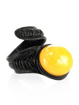 Кольцо из чёрной кожи и натурального ярко-медового янтаря Змейка