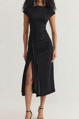 TRENDYOLMILLA Siyah Vucuda Oturan Arkas? Ayarlanabilir Bagc?kl? Astarl? Orme Elbise TPRSS25EL00137 фото 10