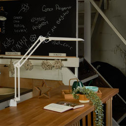 TLD-524 White/8W/Светильник настольный на струбцине/LED/500Lm/4500K/Dimmer/Цвет-белый