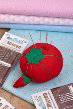 Gamma ТОМ-7 Подушечка для игл Помидор 7 см в блистере красный