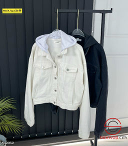 Джинсовая куртка с капюшоном