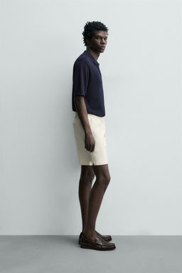 BERMUDA JOGGER REGULAR FIT / Blanco roto