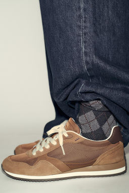 SOFT RUNNING SNEAKERS