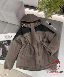 Теплая зимняя куртка с капюшоном