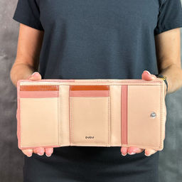 Итальянский женский кожаный кошелек DuDu серии Corsica | пудровый - Dudubags фото 9