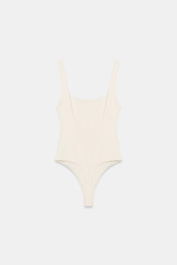 BODY EL?STICO ESCOTE CUADRADO / Crudo