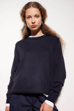 Regular Fit Yumusak Dokulu Bisiklet Yaka Basic Triko Duz Kazak