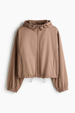 Chaqueta cortavientos con capucha