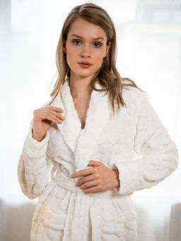 Белый бархатный халат Indefini ( арт. 5178SYC) фото 2