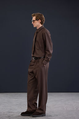 Trendyol Studio Kahverengi Oversize Cizgili Kravatl? Erkek Gomlek TMNAW26GO00014 - Trendyolmilla фото 2