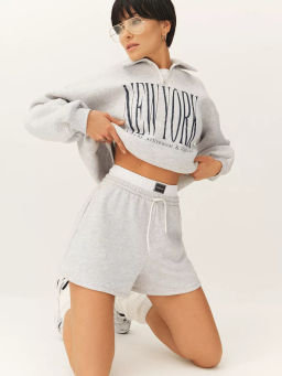 Шорты с высокой посадкой и двойным поясом с регулирующим шнуром