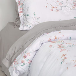 Постельное белье Лайла (тенсель) 2 сп. с Евро/Пододеяльник (молния, ушки): 1 шт.- 210*175; Простыня: 1 шт.- 240*240; Наволочка (молния, ушки): 2 шт.- 70*70; Наволочка (молния, ушки): 2 шт.- 50*70 Тенсел